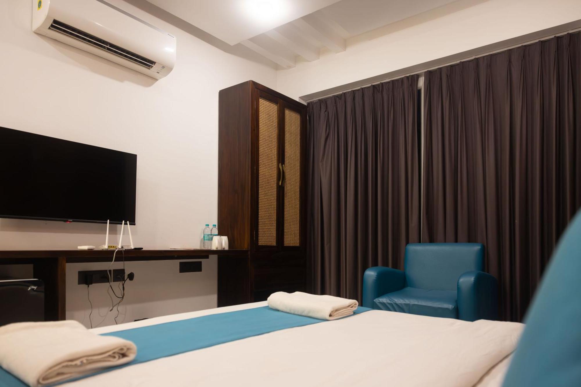 Downtown Hostels - Анджуна Екстериор снимка