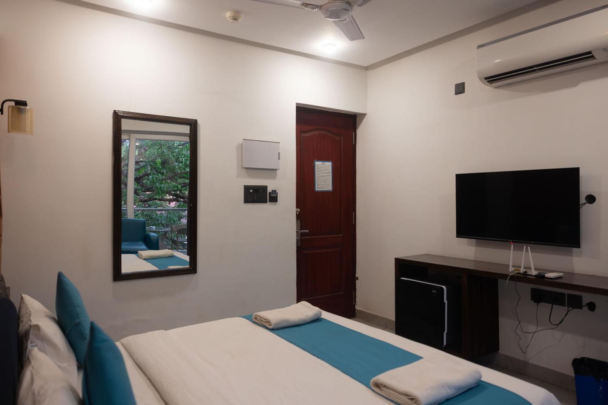 Downtown Hostels - Анджуна Екстериор снимка