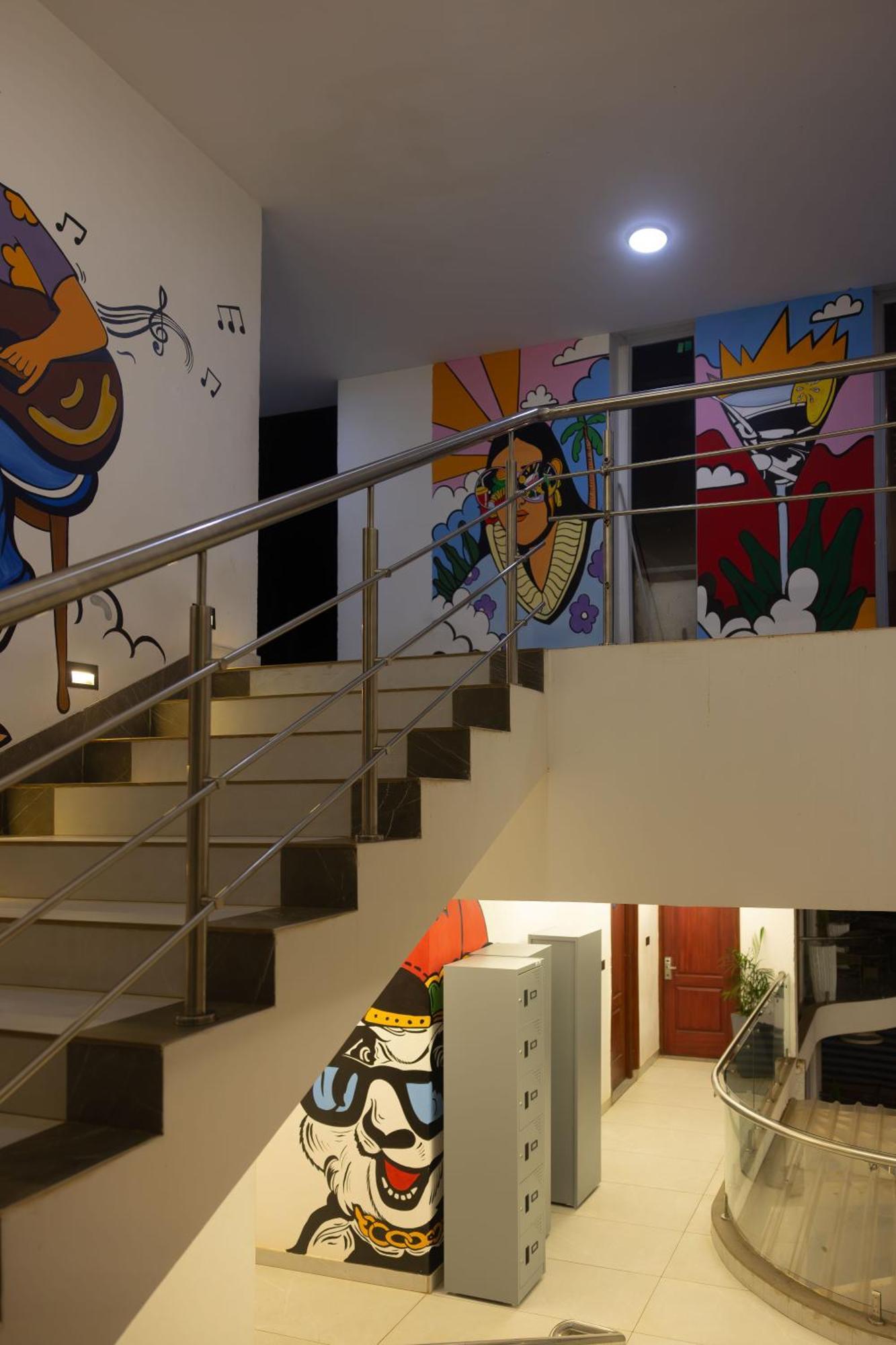 Downtown Hostels - Анджуна Екстериор снимка